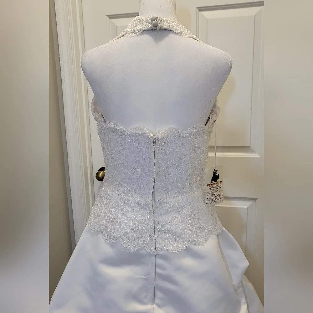 Da Vinci Modern Romantic White Orchid Boutique Gown Dress - Picture 11 of 16